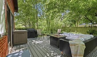 1061 Western Dr, Ann Arbor, MI 48103