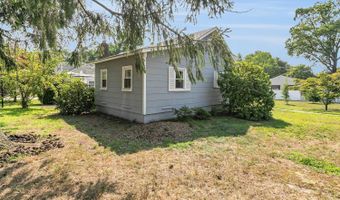 324 E End Ave, Belford, NJ 07718