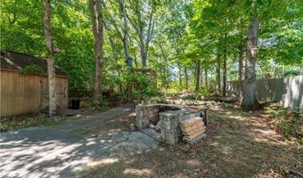 104 Knotty Oak Rd, Coventry, RI 02816