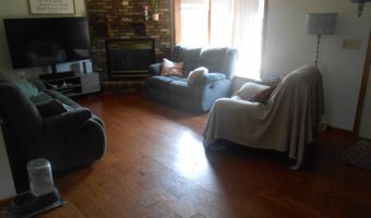 310 W Pine St, Abbotsford, WI 54405