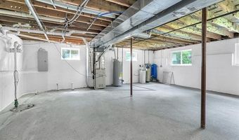 72021 Romeo Plank Rd, Armada, MI 48005