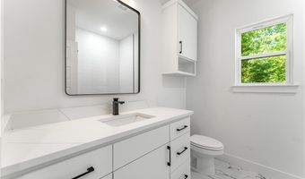 2 Damerham Ln, Bella Vista, AR 72714