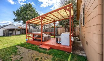 128 S Mountain Ave, Ashland, OR 97520