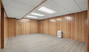 2416 Maplewood Dr, Asbury, IA 52002
