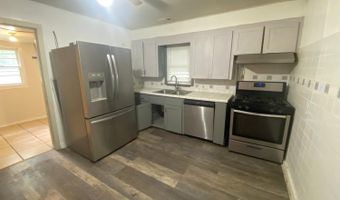 570 W Wycough St, Batesville, AR 72501