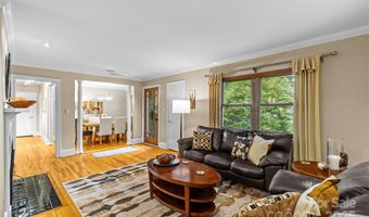 1460 Medford Dr, Charlotte, NC 28205