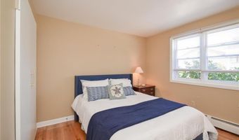 70 Carroll Ave 509, Newport, RI 02840