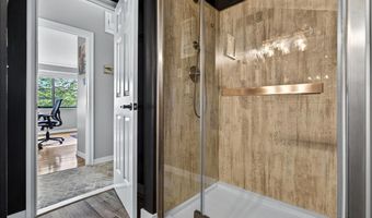 23 Harbour Vlg A, Branford, CT 06405