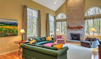 60 Pheasant Dr, East Greenwich, RI 02818