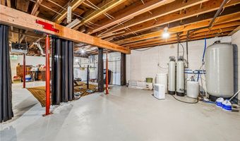 4008 Mannwood Rd, Ashtabula, OH 44004
