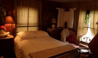 4 Brackett Hill Rd, Alfred, ME 04002
