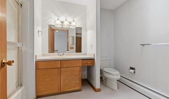 7 Wake Robin Rd 1604, Lincoln, RI 02865