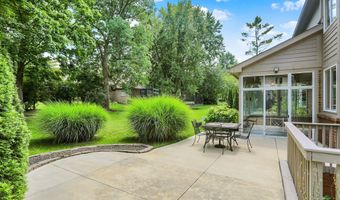 9015 Admirals Pointe Dr, Indianapolis, IN 46236