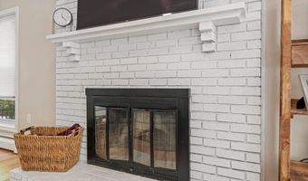 78 Hitching Post Ln, Bedford, NH 03110