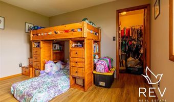 8 Mountain Dr, Cody, WY 82414