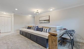 6128 N Trailwoods Dr, Ann Arbor, MI 48103