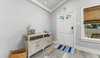 321 Saint George St, Bay St. Louis, MS 39520