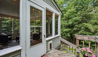 21 Nathaniel Dr, Amherst, NH 03031