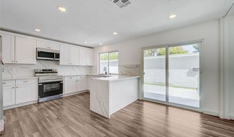 571 Greenbriar Townhouse Way, Las Vegas, NV 89121