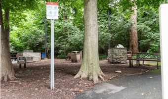 5225 POOKS HILL Rd 703N, Bethesda, MD 20814