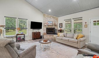 125 Rolling Hills Blvd, Alvord, TX 76225