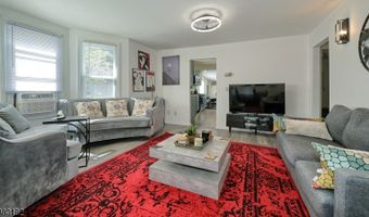 52 Riveredge Rd, Bayonne, NJ 07035