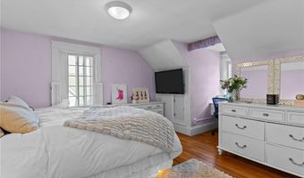 21 Earlham Way, Warwick, RI 02886