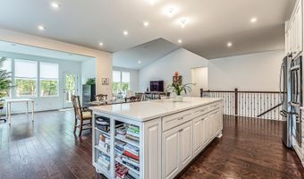 2448 Meadow Hills Dr, Ann Arbor, MI 48108
