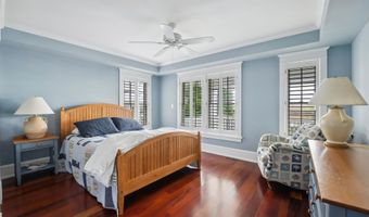 73 E 25th St, Avalon, NJ 08202