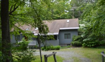 108 Iroquois Ave, Becket, MA 01223