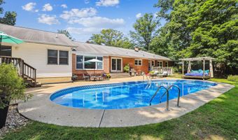 6916 PACIFIC Ln, Annandale, VA 22003