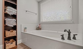 1257 East Dr, Bartlesville, OK 74006