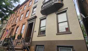 15 Ten Broeck St Garden, Albany, NY 12210