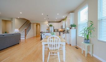 580 N Highlander Way, Addison, IL 60101