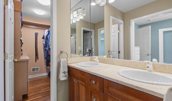 71 Olde Orchard Rd, Clinton, CT 06413