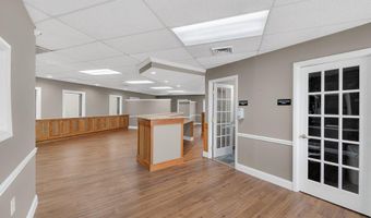 2563 FOREST Dr, Annapolis, MD 21401