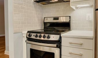 2100 N SCOTT St 101, Arlington, VA 22209