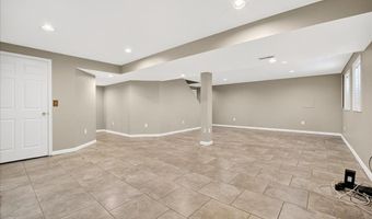 465 Redwood Forest Dr, Ballwin, MO 63021