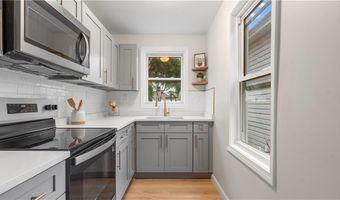 63 Prospect St, Lincoln, RI 02838