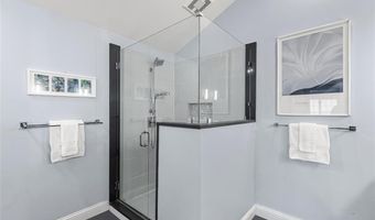 2 Seal Island Rd, Bristol, RI 02809