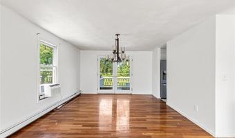 8 Ashley Dr, Lincoln, RI 02865