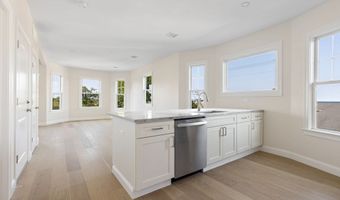 68 Orient Ave 2, Boston, MA 02128