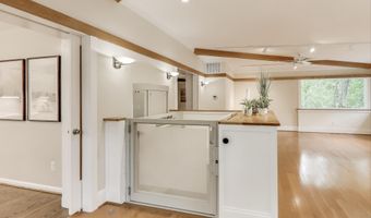 8806 FOX HILLS Trl, Potomac, MD 20854