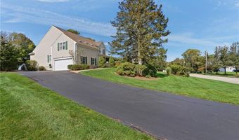 18 Quail Ridge Rd, Cranston, RI 02921