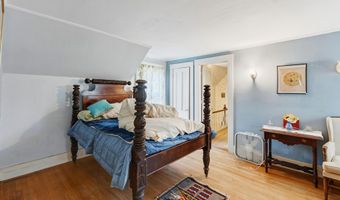 28 Chapel St, Augusta, ME 04330