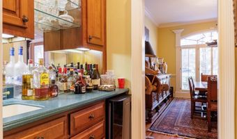 708 Town And Country Dr, Adel, GA 31620