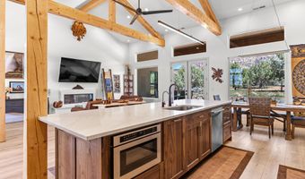 1295 E Cedar Dr, Apple Valley, UT 84737
