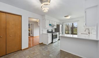 39911 Golf Ln, Antioch, IL 60002