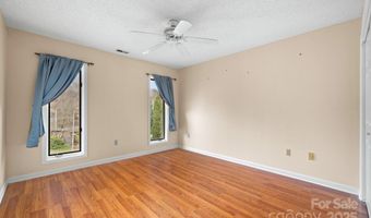 103 Pebble Creek Dr, Asheville, NC 28803