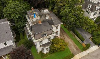 36 Ayrault St, Newport, RI 02840